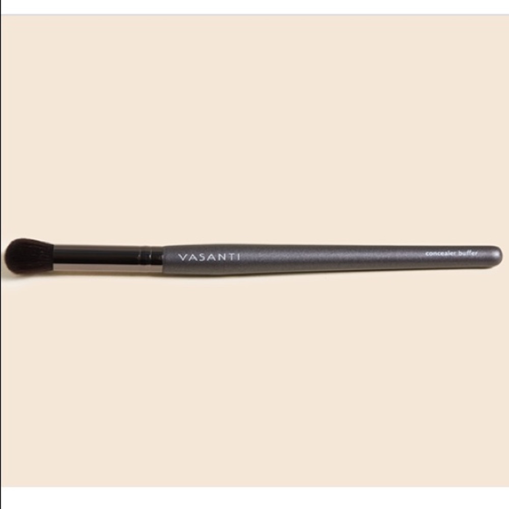 VASANTI COSMETICS
Concealer Buffer Brush